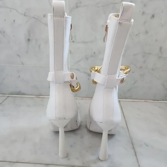 Azalea Wang white booties with gold chains size 8.5 NWT - Picture 3 of 5